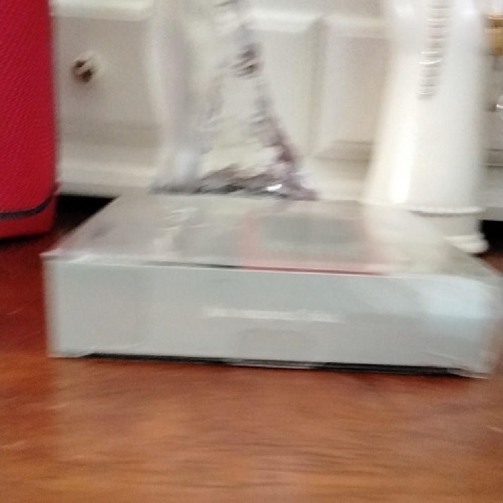Red Digital Photo Frame Keychain - Picture 5 of 6
